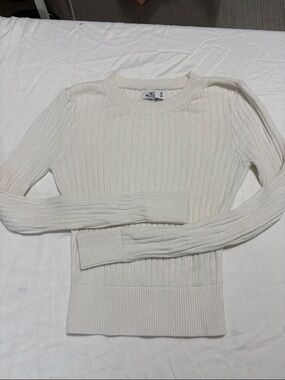 Hollister Off-White Ribbed Crewneck Sweater M